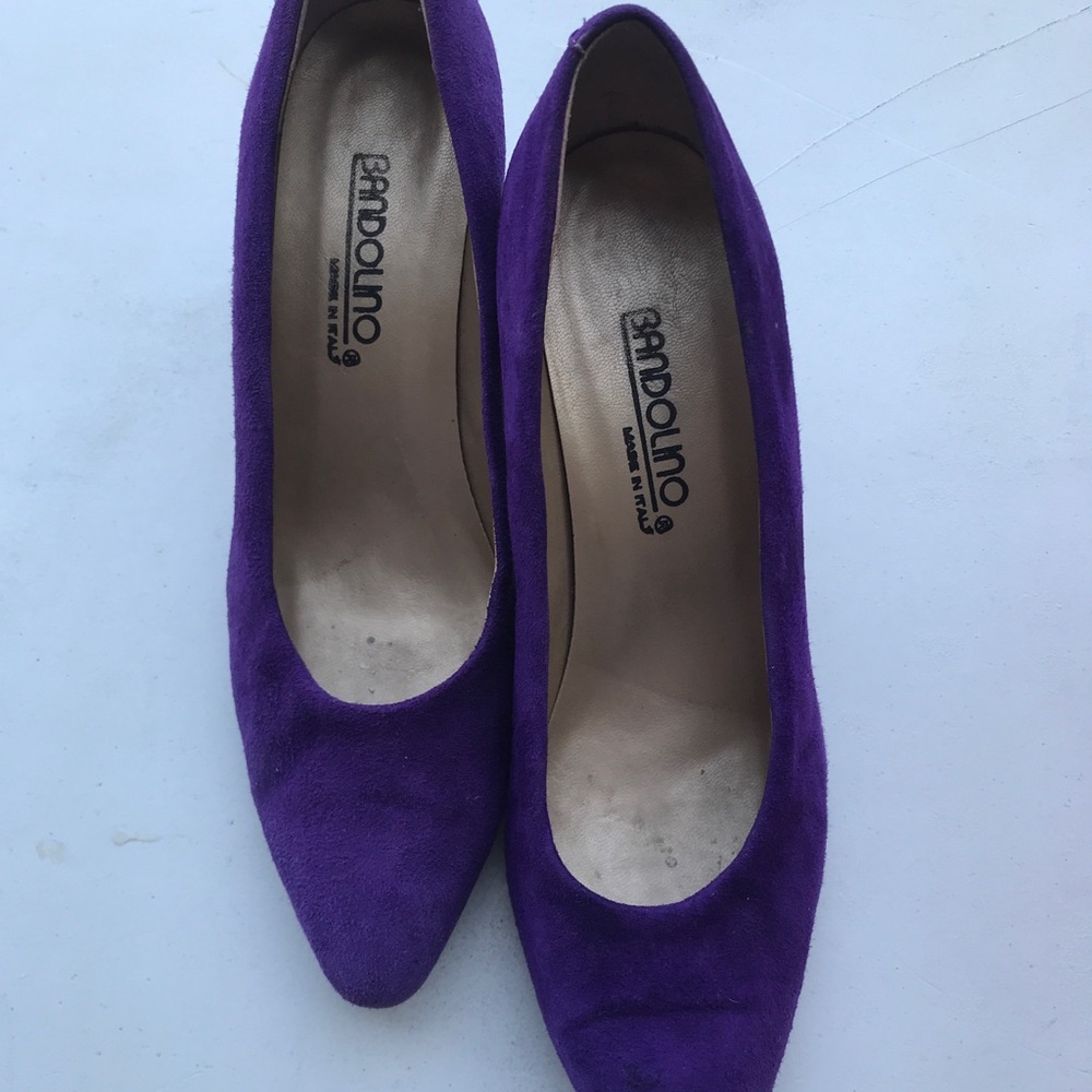 Bandolino purple suede heels